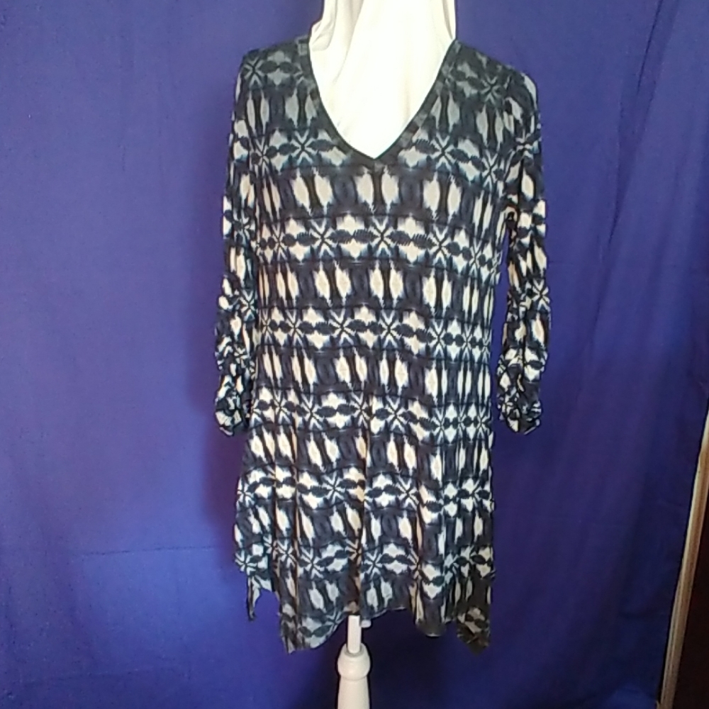 Grace Elements soft Tunic with sharkbite hem